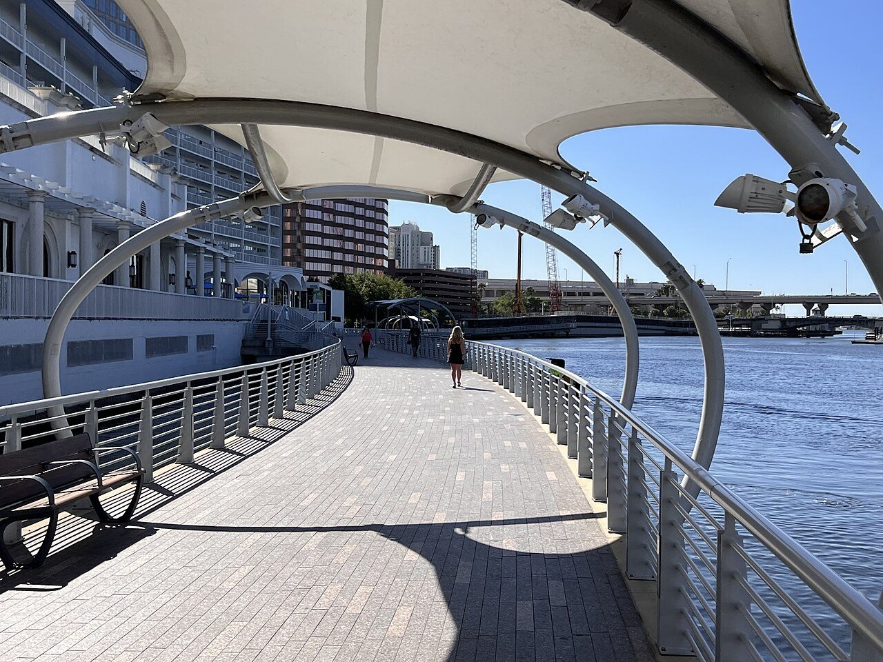 Tampa Riverwalk — Tampa Riverwalk, Tampa, Florida April 2024 - Shade